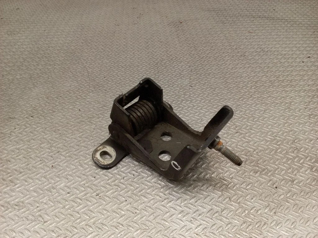 Tailgate hinge – right