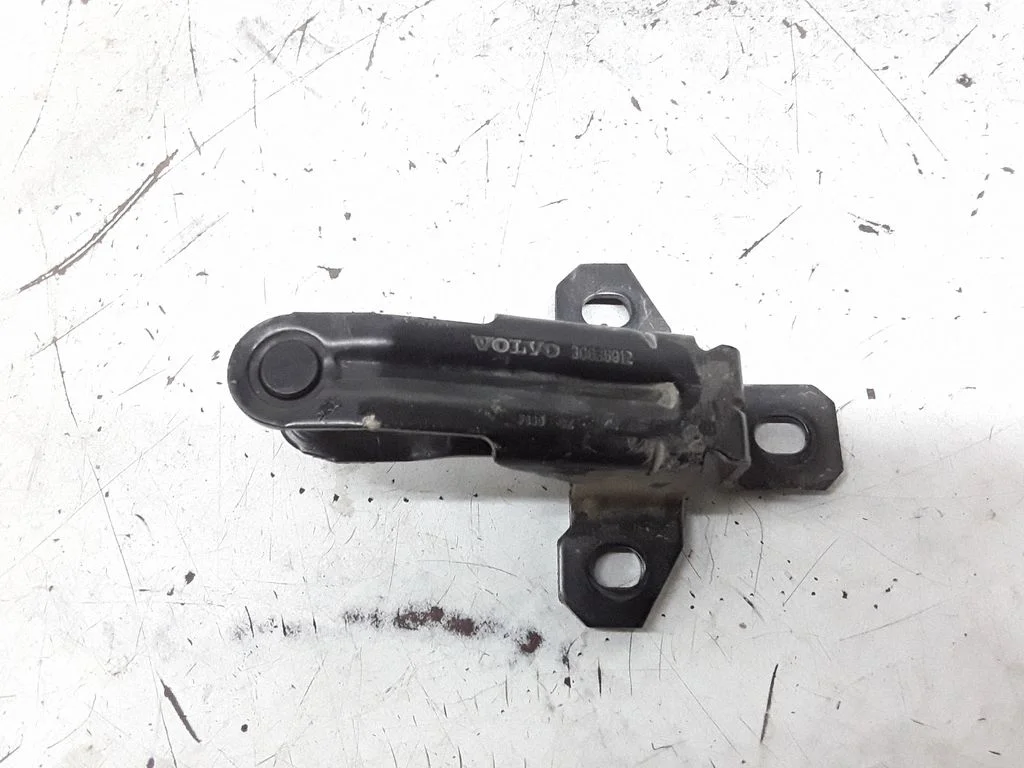 Tailgate lock loop/hook striker – Volvo XC90 (2003-2006)