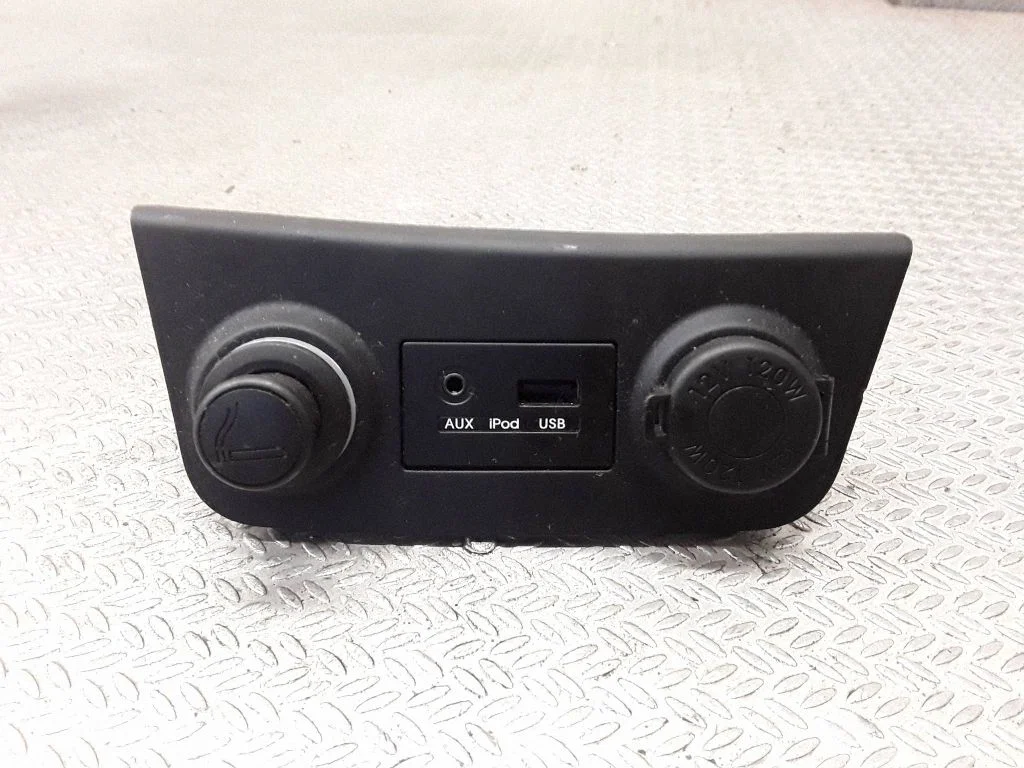 USB ligzda 2R000
