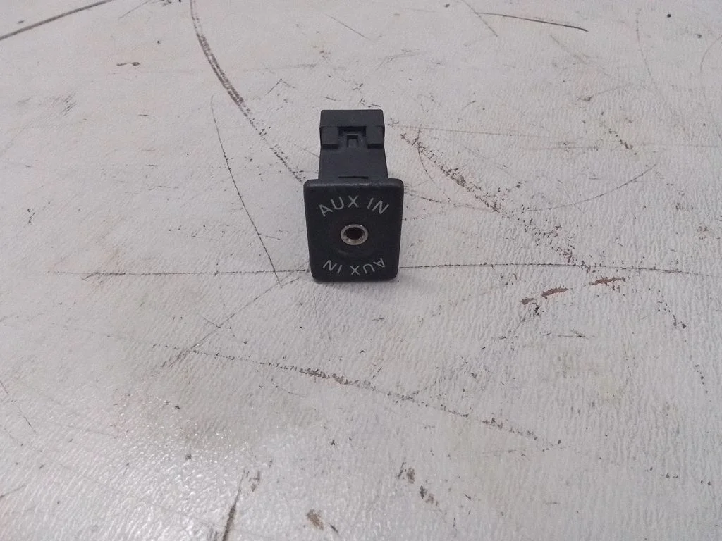 AUX in-socket connector 5M0035724