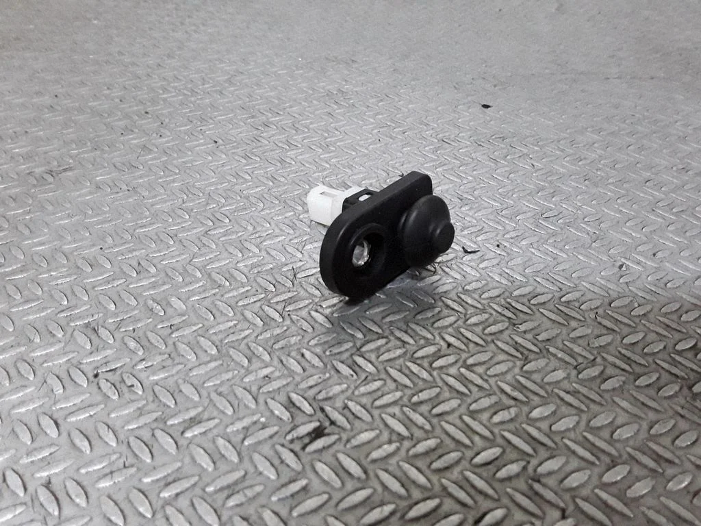 Front door sensor coupe