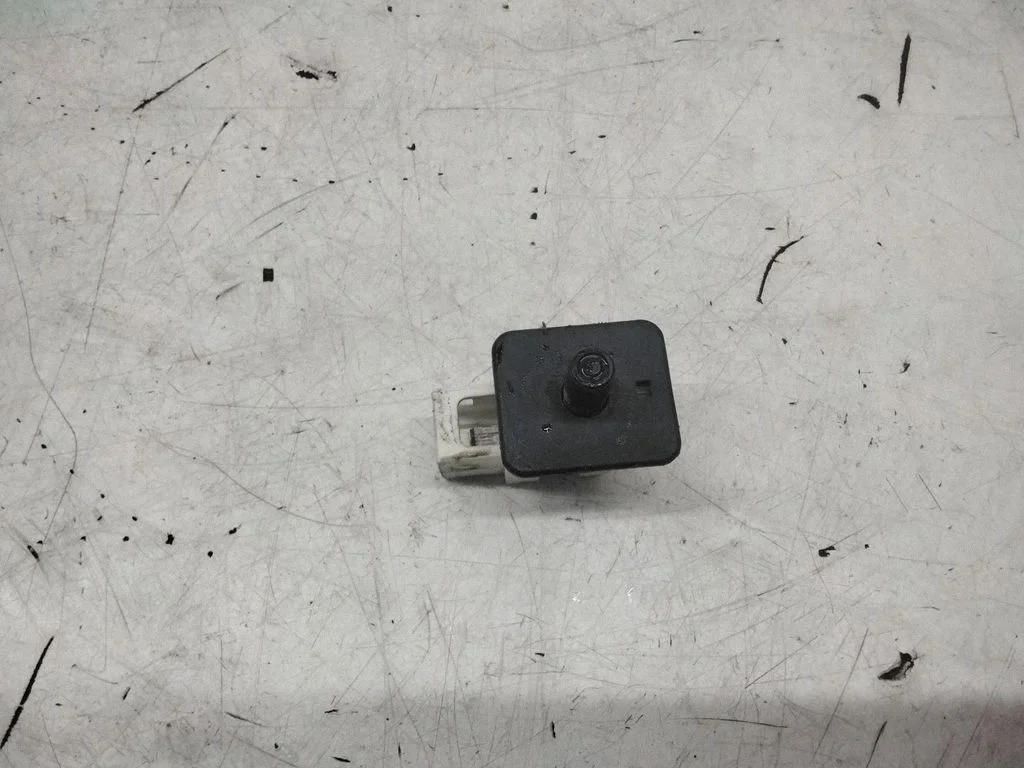 Front door sensor coupe – Mercedes-Benz E-Class W211 (2002-2009)