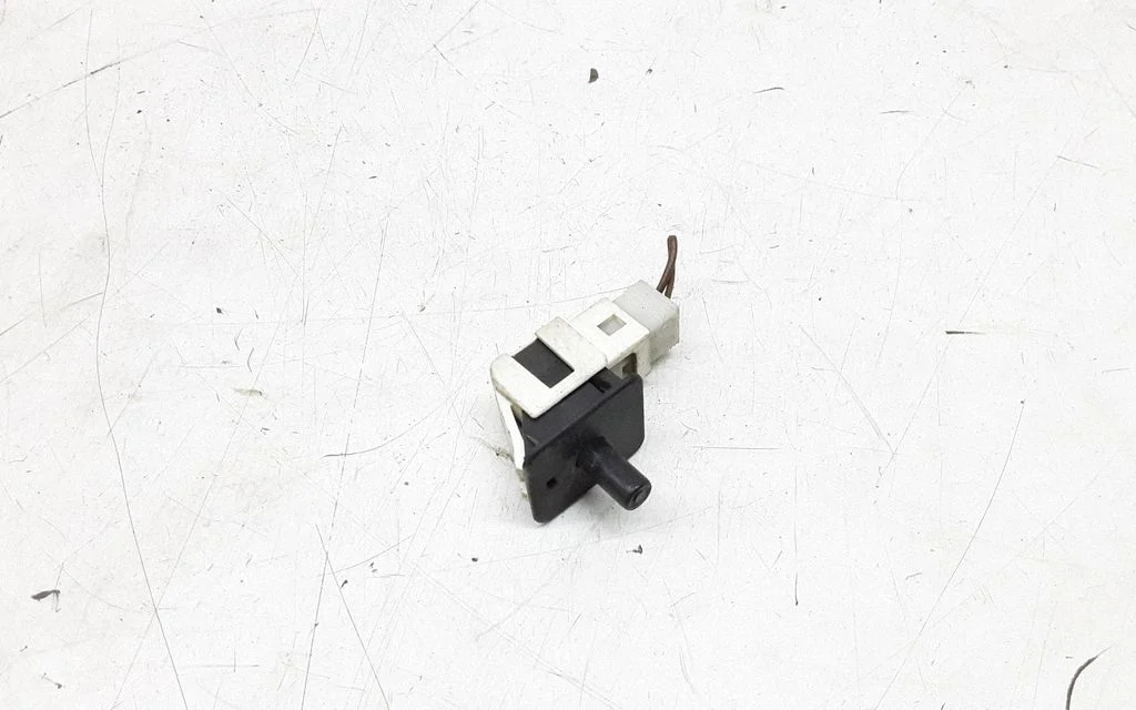 Front door sensor coupe – Mercedes-Benz E-Class W211 (2002-2009)