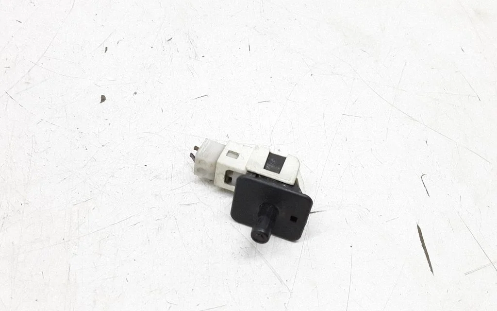 Front door sensor coupe – Mercedes-Benz E-Class W211 (2002-2009)