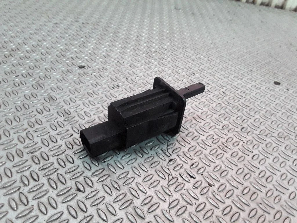 Bonnet alarm switch sensor AMR5633