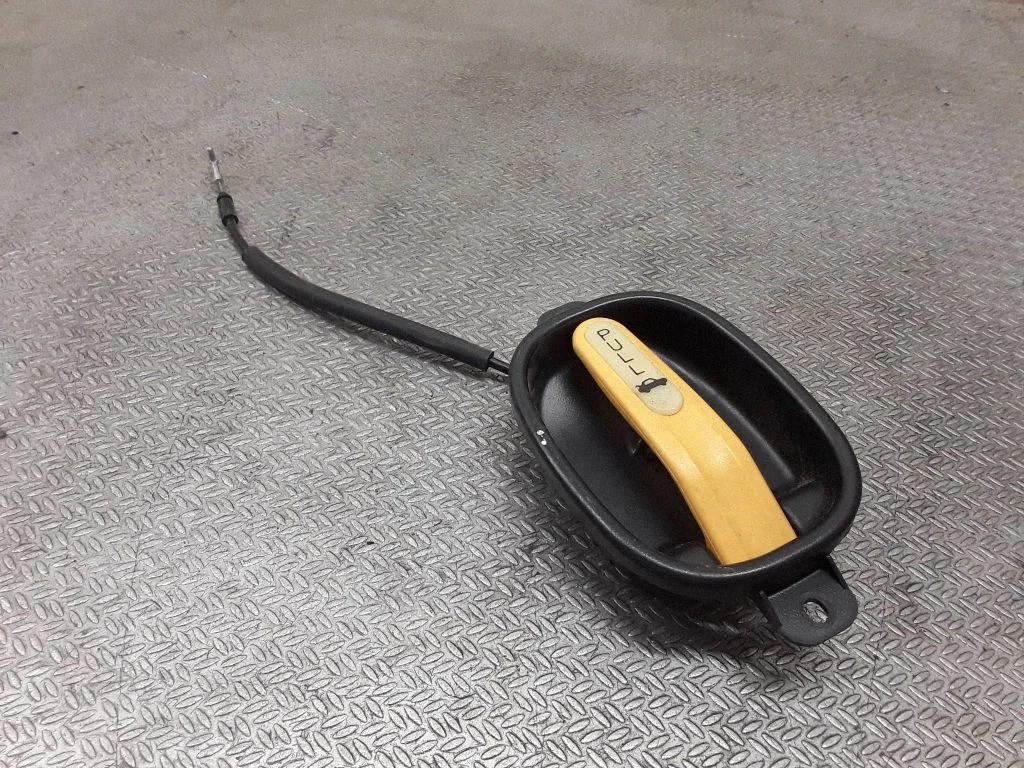 Tailgate interior release/open handle 812212D000