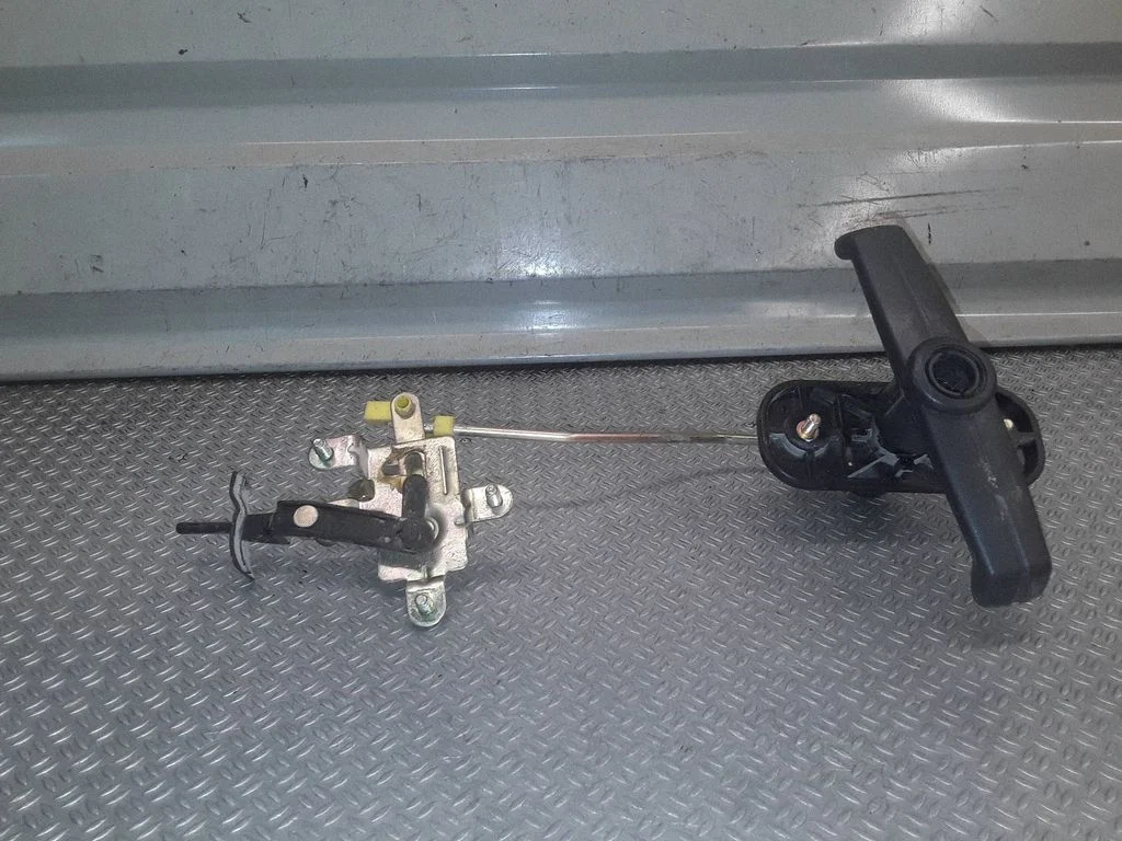 Tailgate interior release/open handle