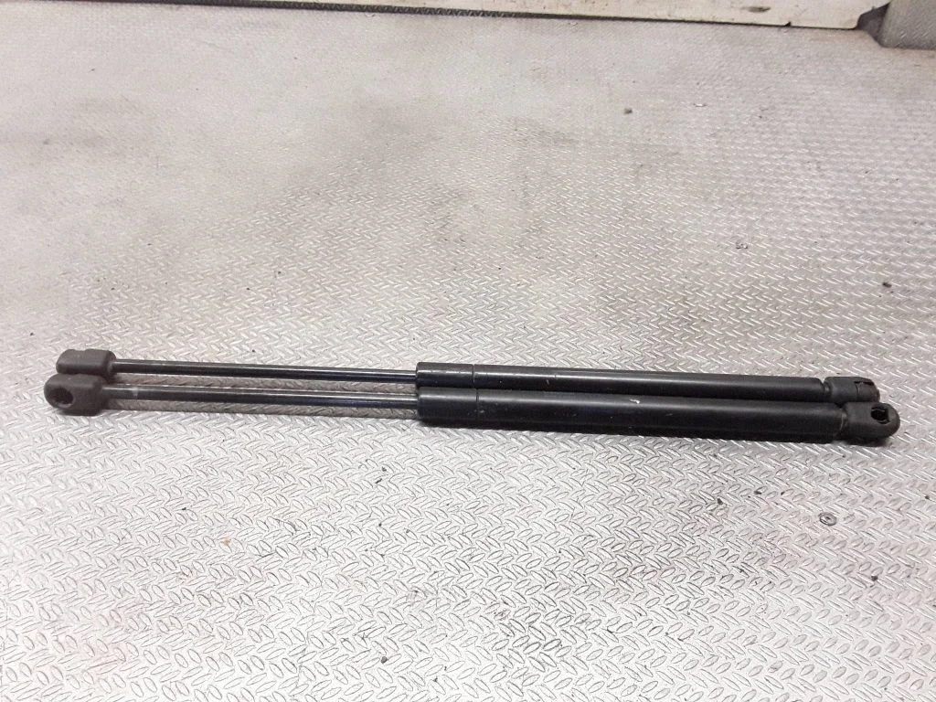 Rear window strut damper 8717026010