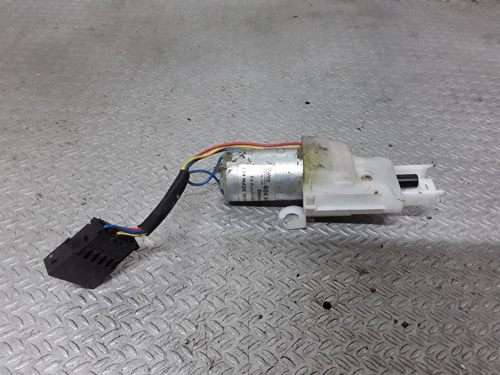 Seat adjustment motor 404840