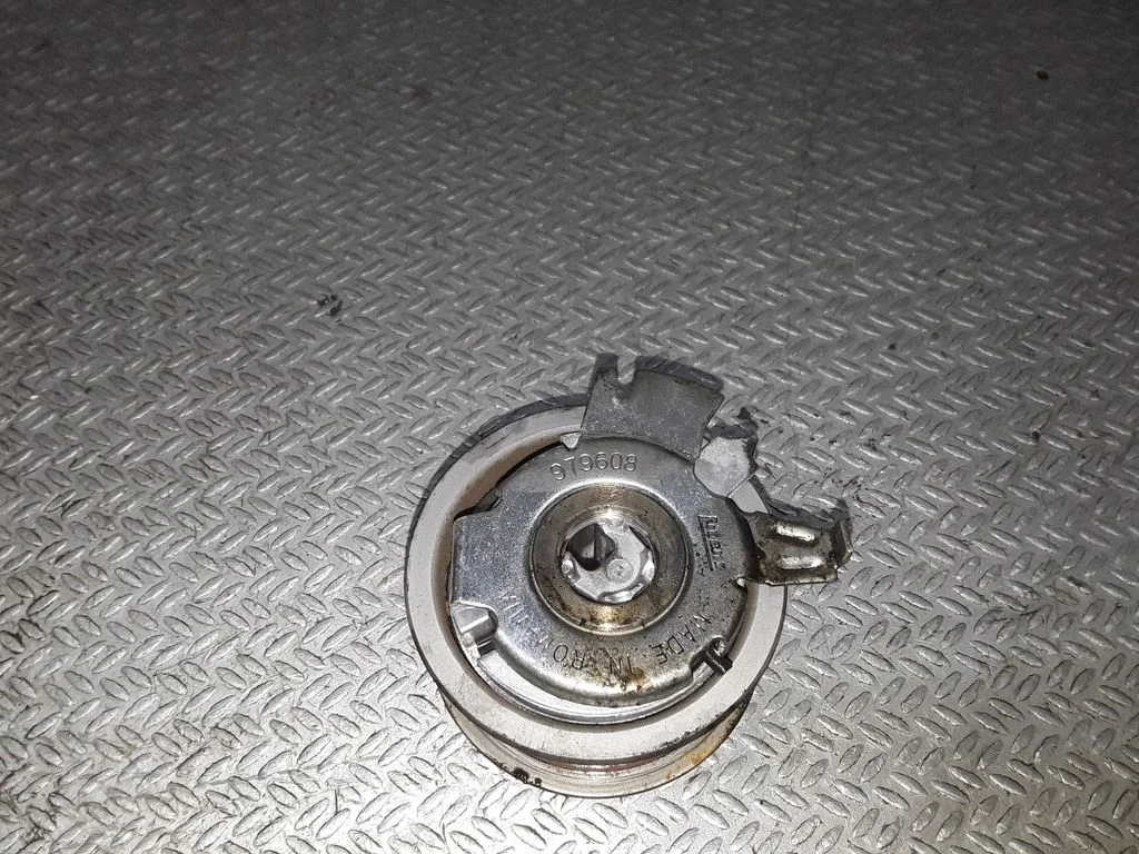 Timing belt tensioner – Volkswagen Passat B5.5 (2001-2005)