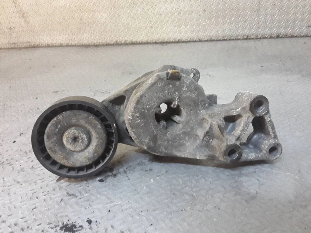 Alternator belt tensioner – Audi A3 S3 8L (1996-2003)
