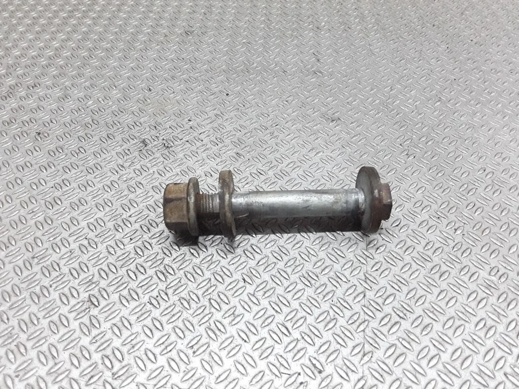 Rear suspension camber bolt