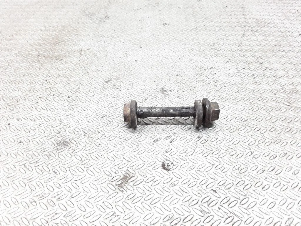 Rear suspension camber bolt