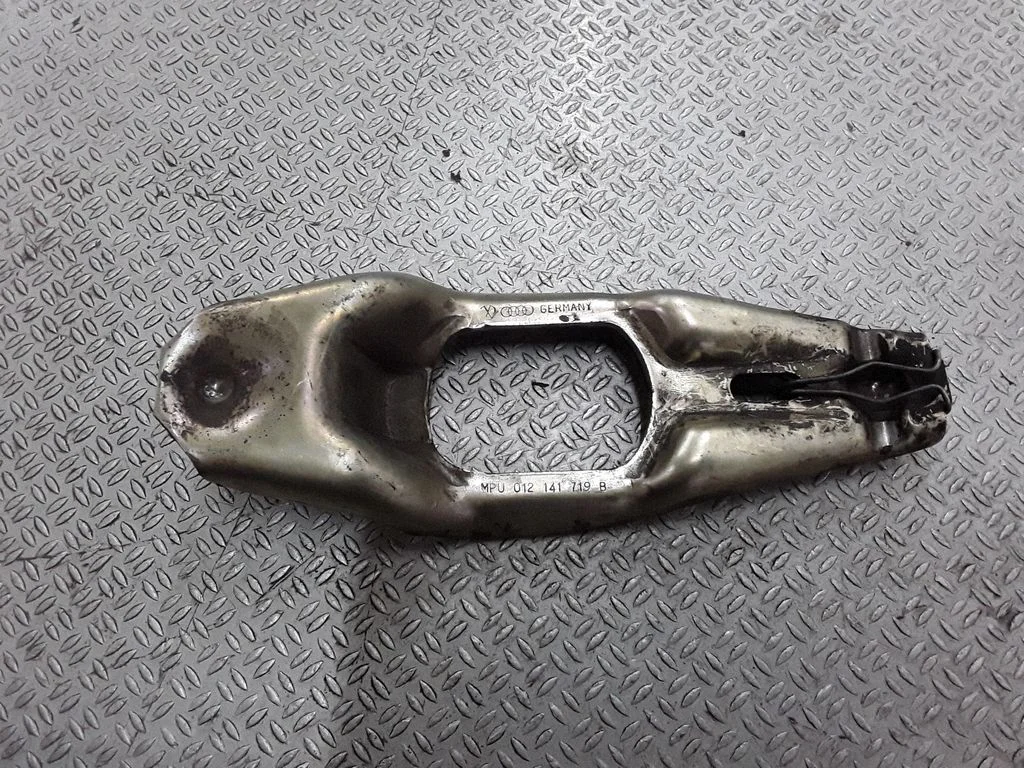 Clutch release arm fork – Audi A4 S4 B6 8E 8H (2001-2005)