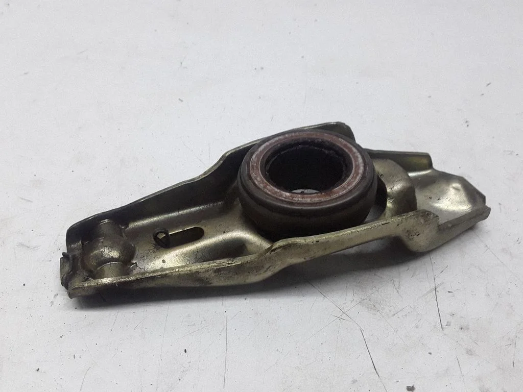 Clutch release arm fork – Audi A4 S4 B6 8E 8H (2001-2005)