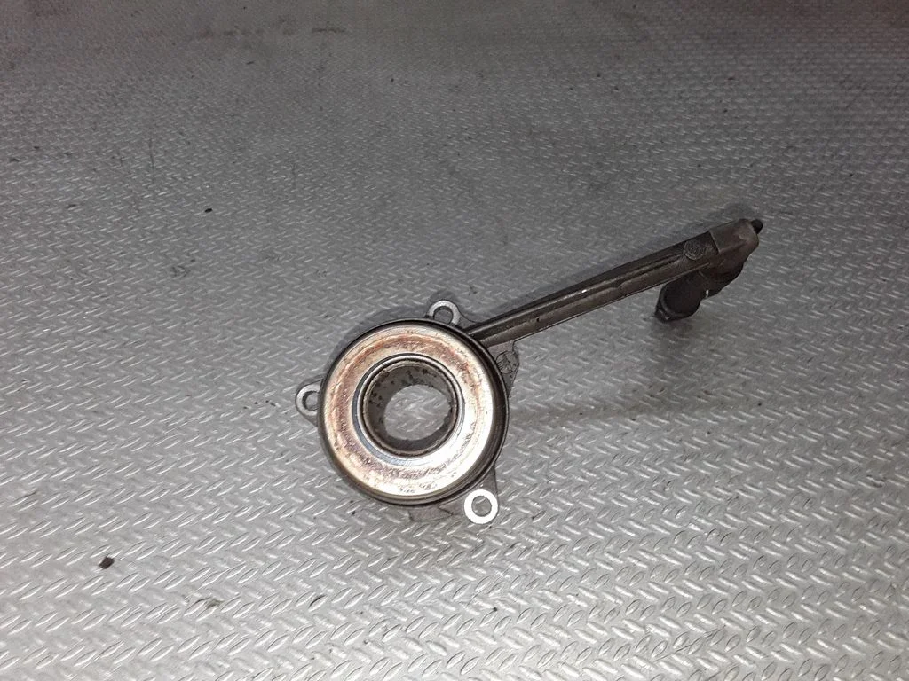 Clutch release bearing slave cylinder