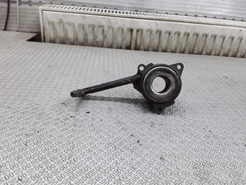 Clutch release bearing slave cylinder 500602801