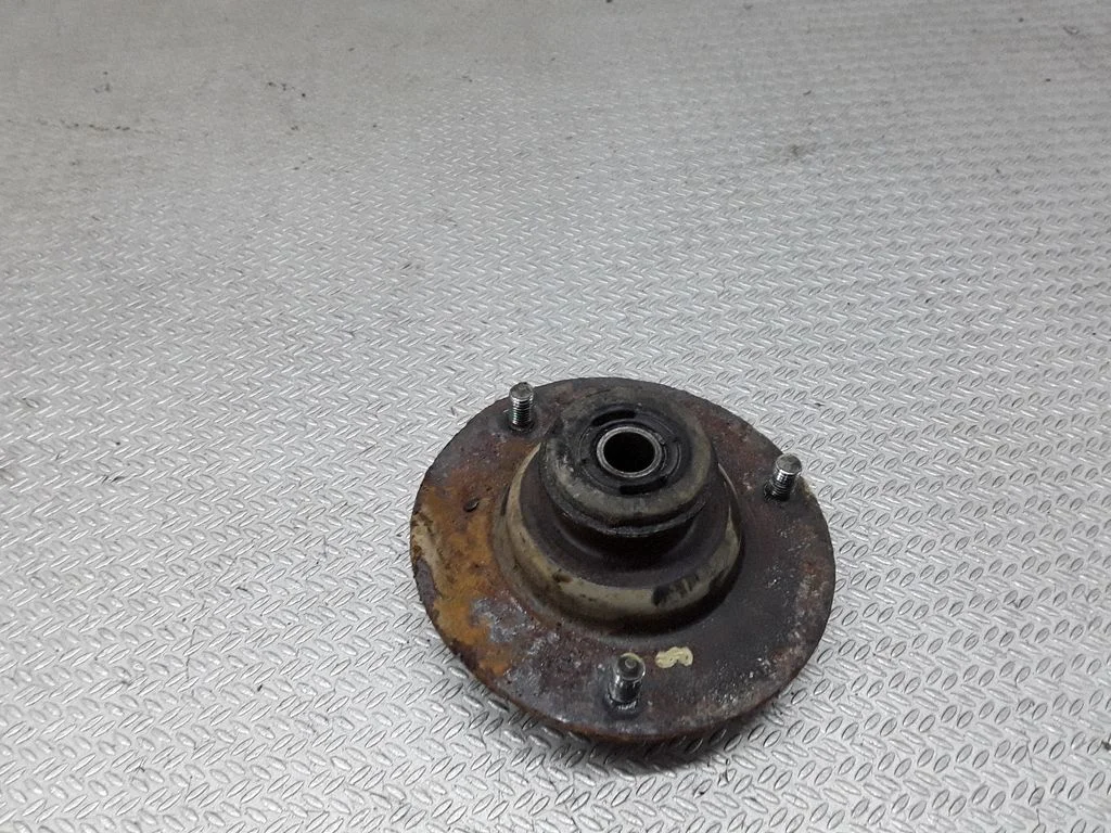Coil spring/strut mount