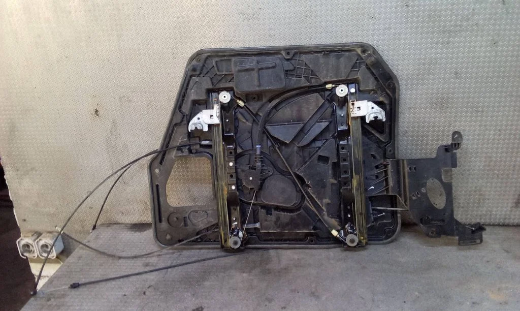 Rear door window regulator with motor 3018076D