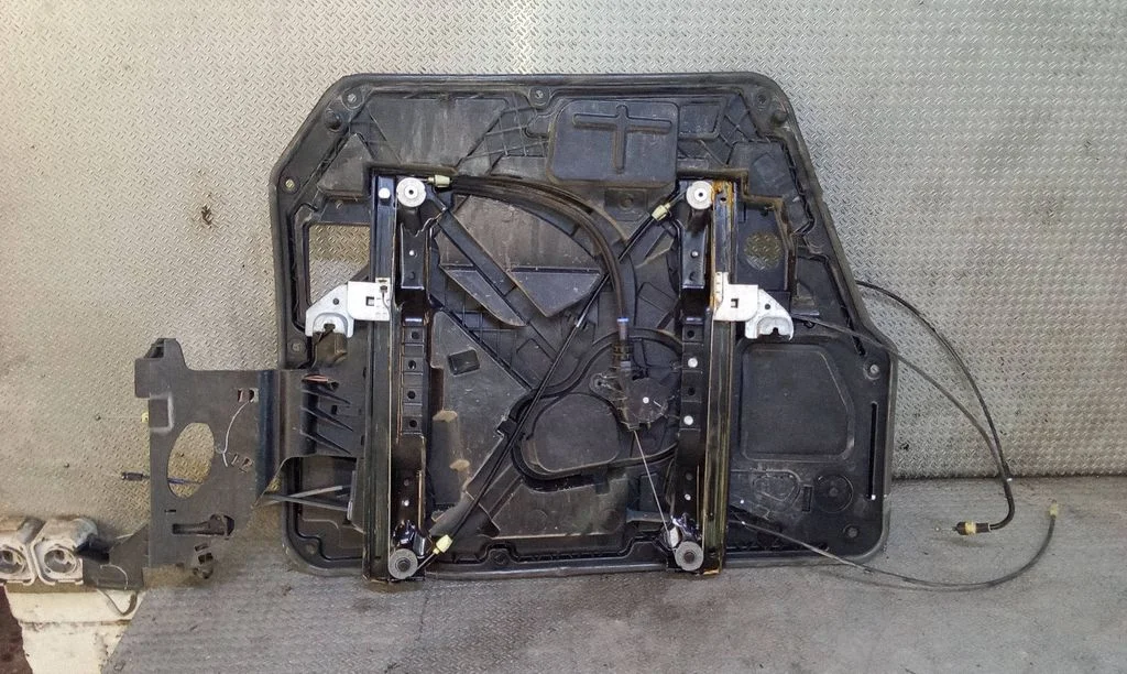 Rear door window regulator with motor 3018077D