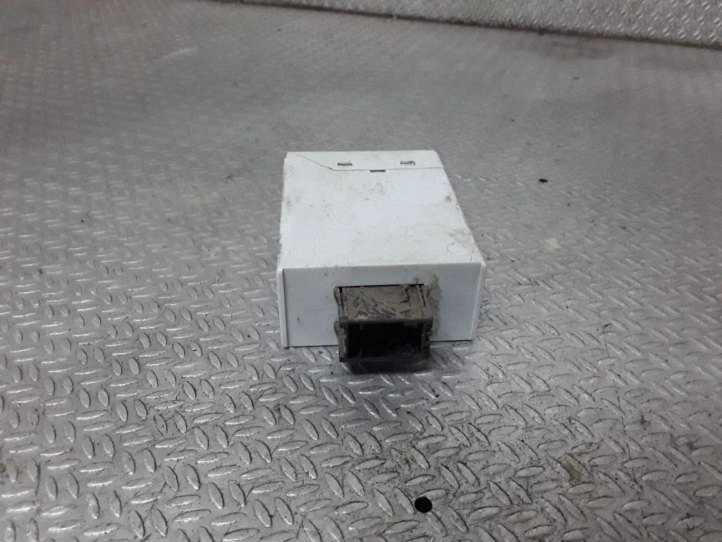 Wing mirror control module 61358376506