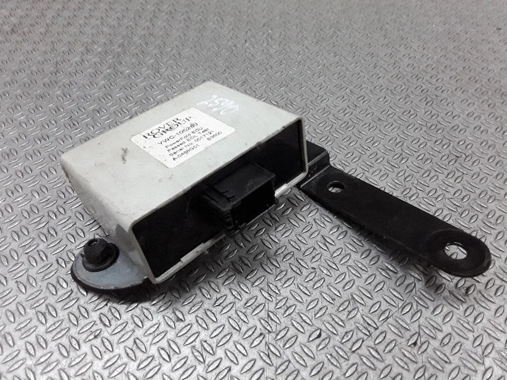 Wing mirror control module YWC105260