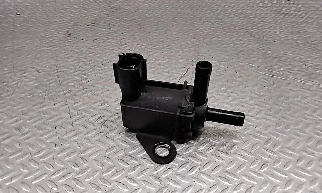 Valve vacuum 1362002250
