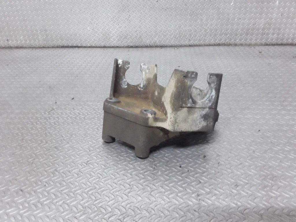 Gear shift cable bracket