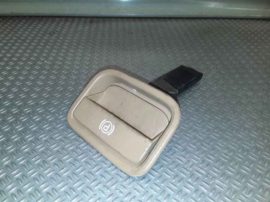 Hand brake release handle 7L5711814A