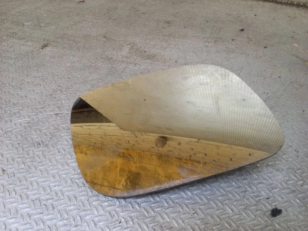 Wing mirror glass KY221RH