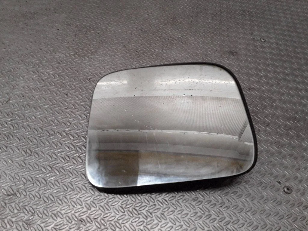 Wing mirror glass – right