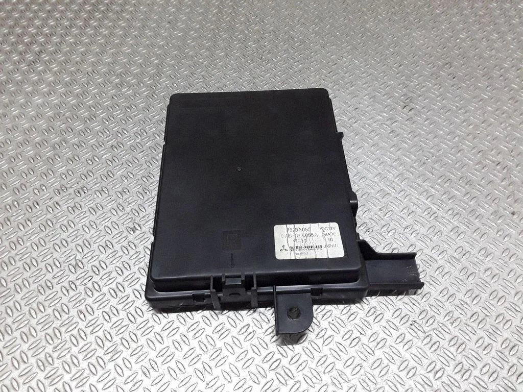 Ventilatora(-u) vadības bloks – Mitsubishi Outlander (2007-2012)
