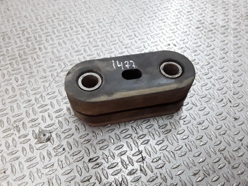 Rear differential mounting bracket
