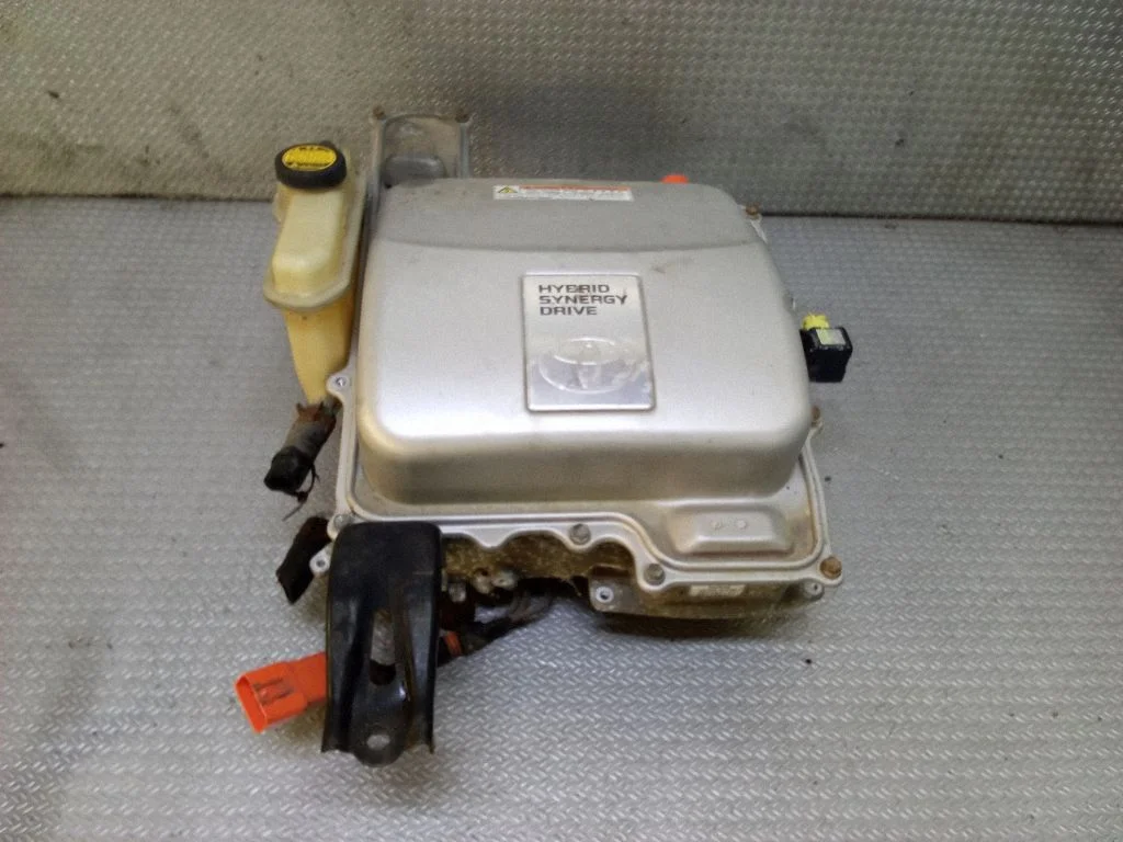 Voltage converter inverter – Toyota Prius (XW20) (2003-2009)