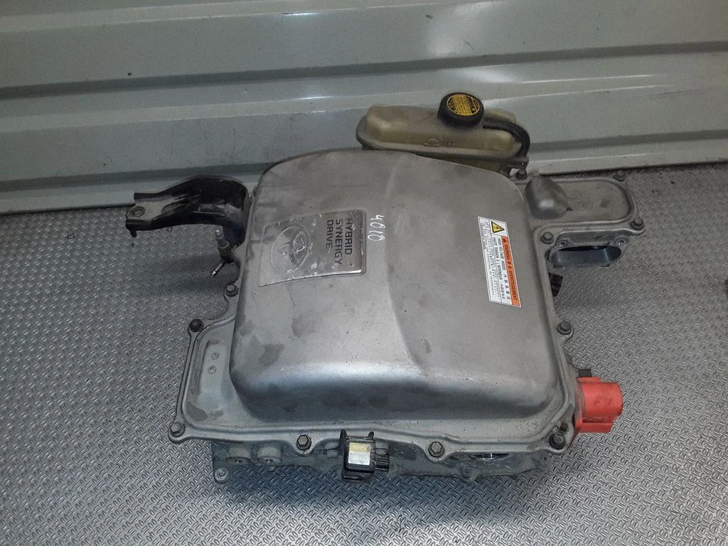Voltage converter inverter – Toyota Prius (XW20) (2003-2009)