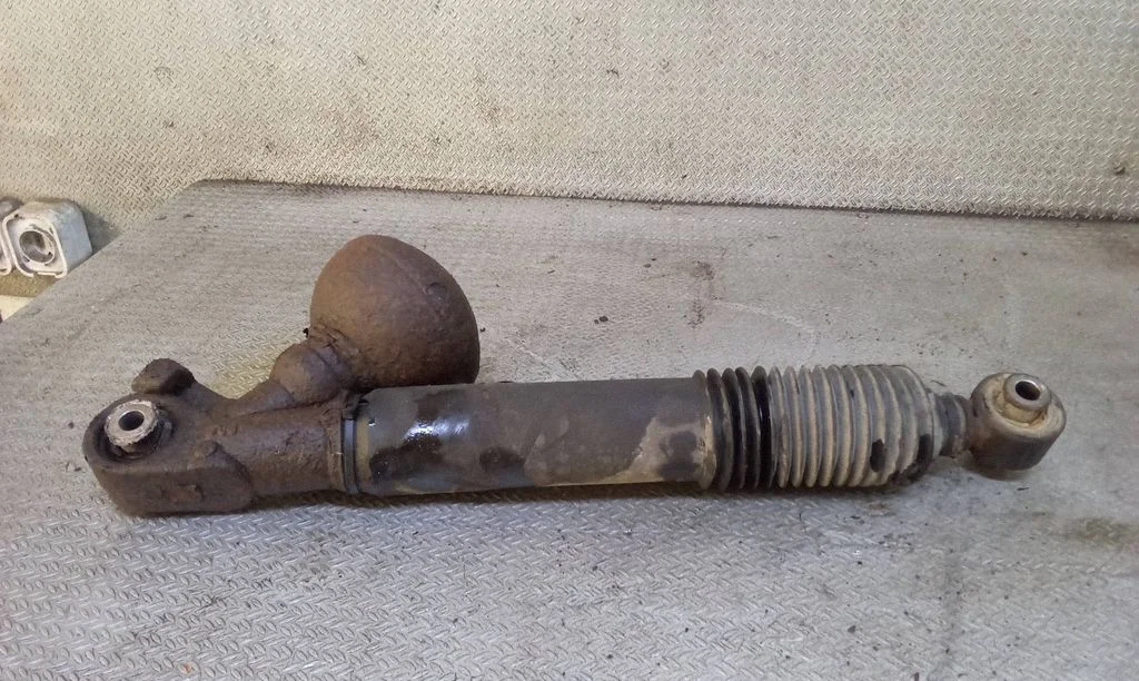 Shock absorber/damper/air suspension – Citroen C5 (2008-2016)