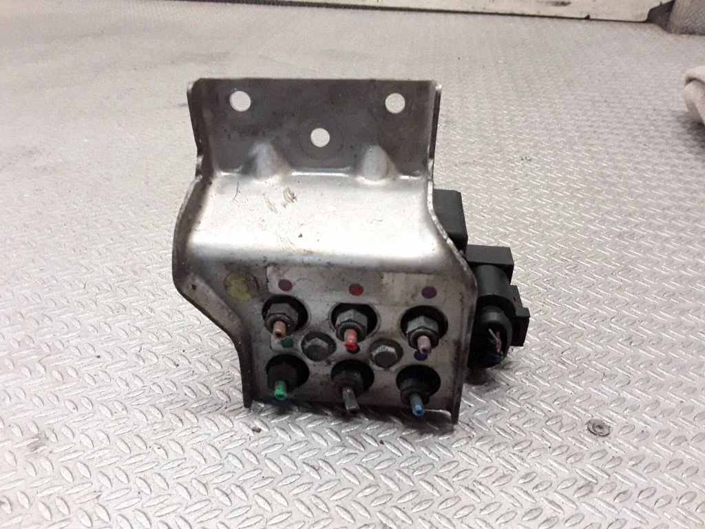 Air suspension valve block 15152400052