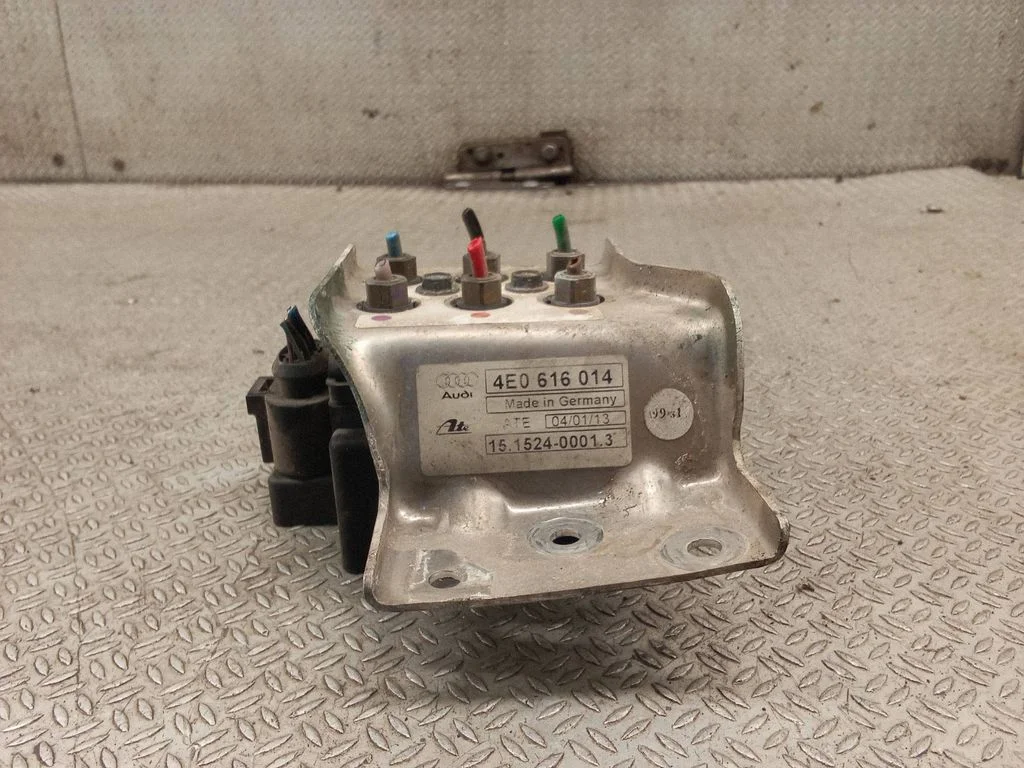 Air suspension valve block 4E0616014