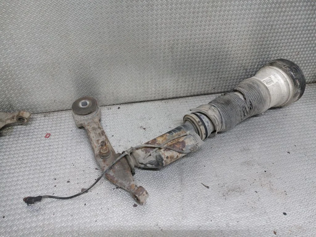 Amortyzator pneumatyczny przedni C086053N6