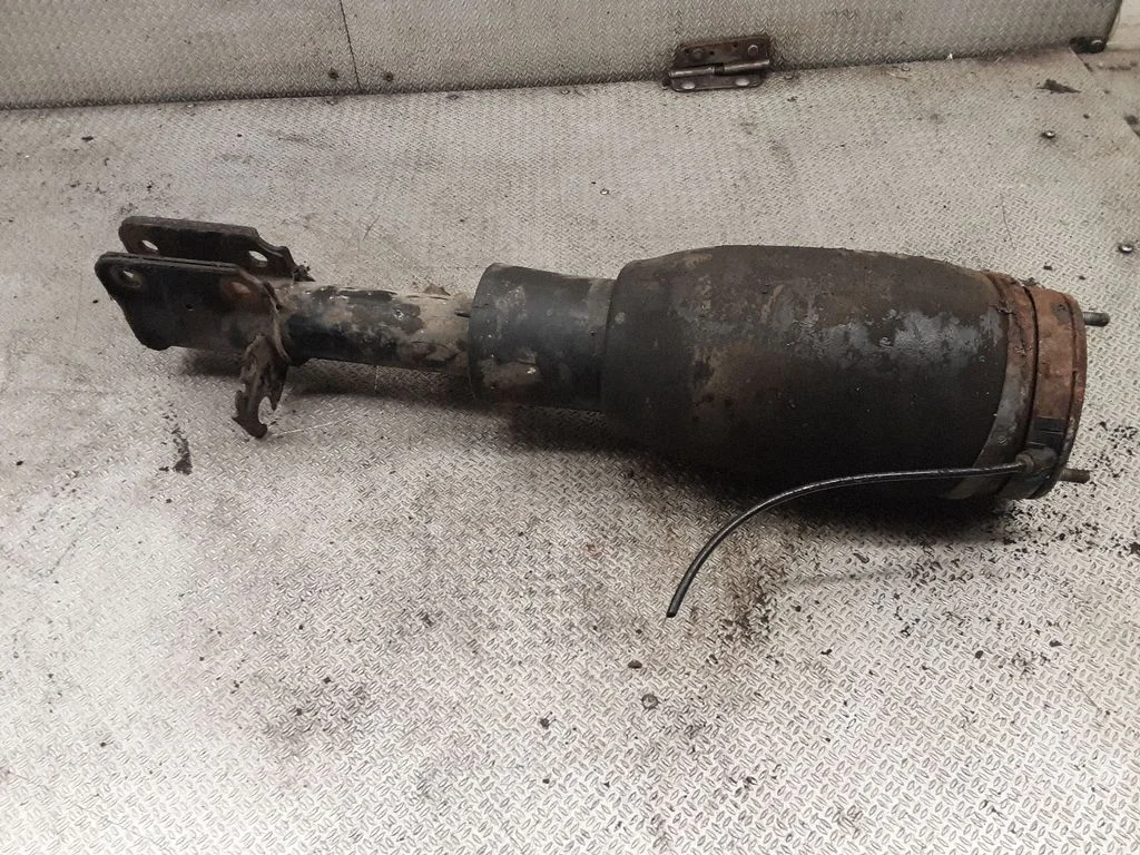 Front air suspension shock absorber – front left