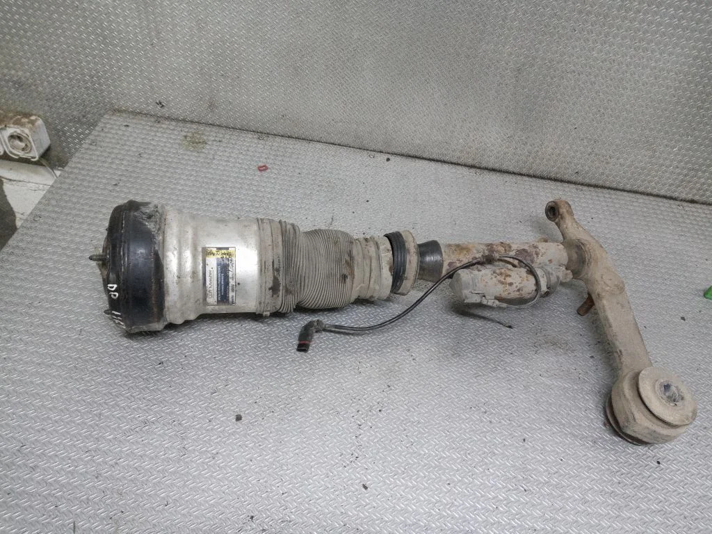 Amortyzator pneumatyczny przedni 7812377