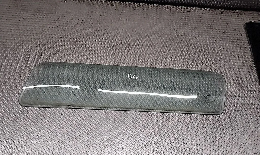Sunroof glass – Land Rover Discovery (1989-1998)