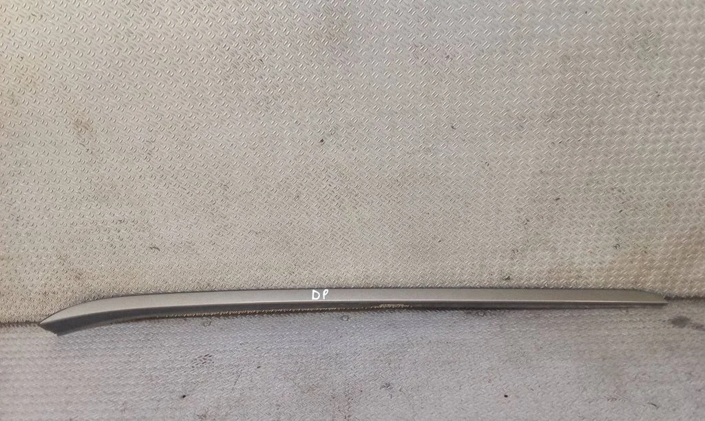 Windshield trim 861323Z000