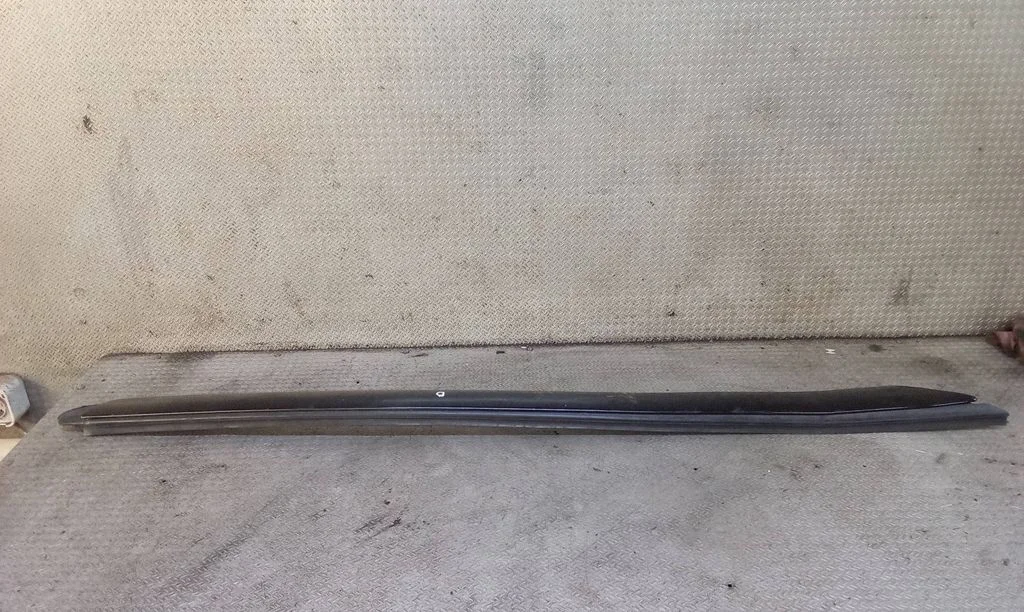 Windshield trim 9654505477