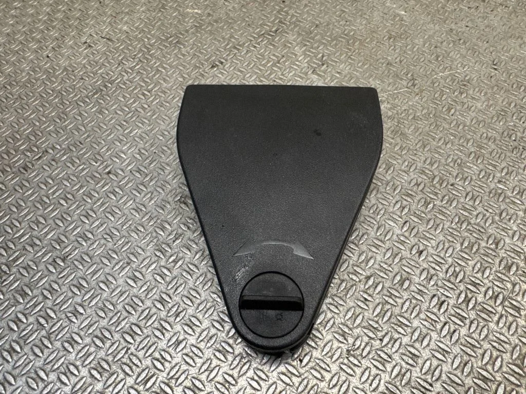 Hazard Warning Triangle Mounting Bracket 8E5860285