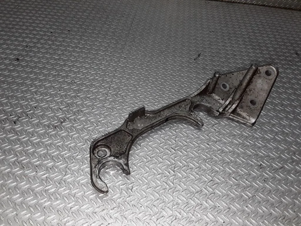 Air filter cleaner box bracket assembly 6510940127