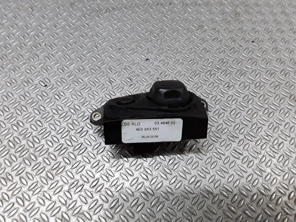 Steering wheel adjustment switch – Audi A8 S8 D3 4E (2002-2009)
