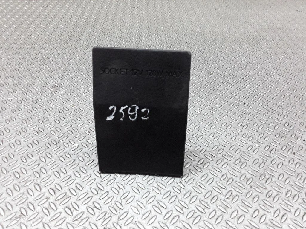 12 V Socket (front)