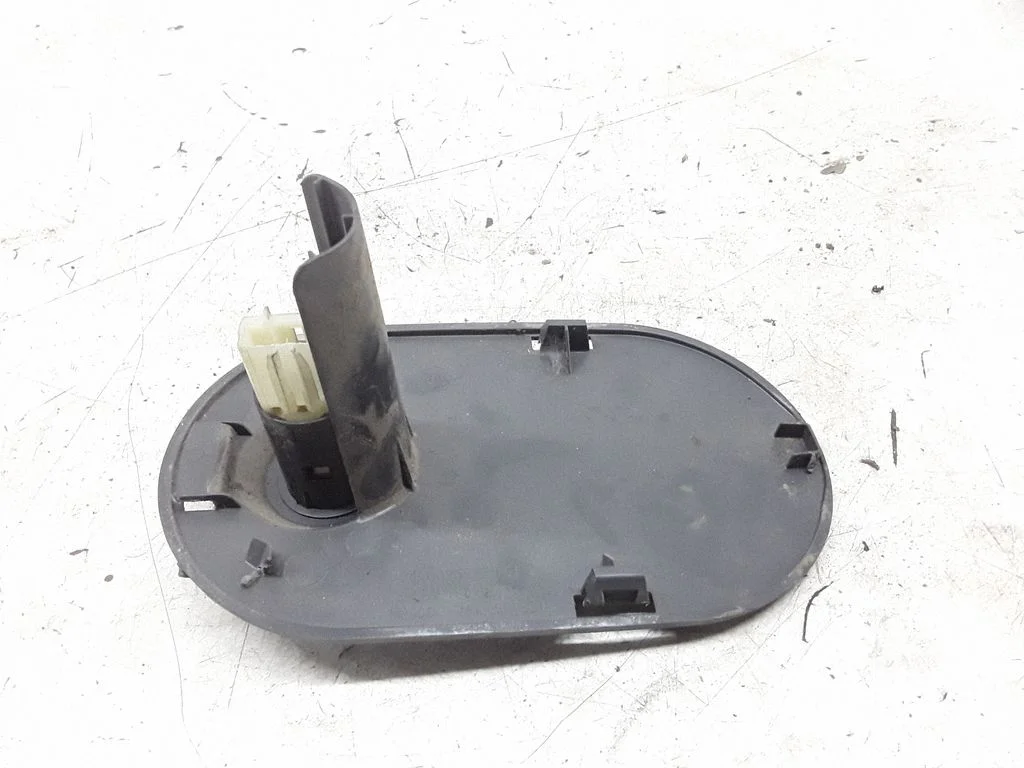12 V Socket (rear) 1400263577