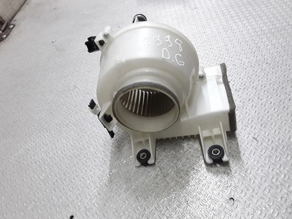 Hübriid-/elektriauto aku jahutusventilaator G923048070